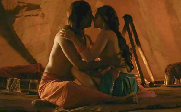 Hindi Mp Sex Movie - Intimate scenes of Hindi movie actress leaked as Porn film on internet!