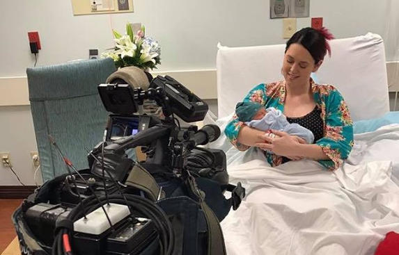 Radio jockey, Radio presenter, RJ Cassiday Proctor, RJ delivers baby during live show, RJ gives birth to baby during live program show, Arch station, United States, Weird news, Offbeat news