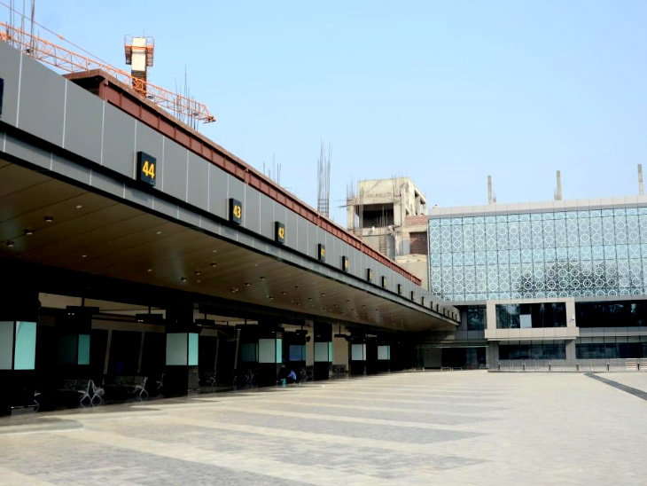 Alambagh bus Station, Alambagh bus terminal, Lucknow Metro, Lucknow airport, Yogi Adityanath, Akhilesh Yadav, Lucknow, Uttar Pradesh, Regional news