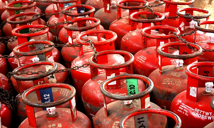 LPG cooking gas, Gas cylinder, LPG cylinder, Cooking gas cylinder, Non-subsidised, New Delhi, Business news