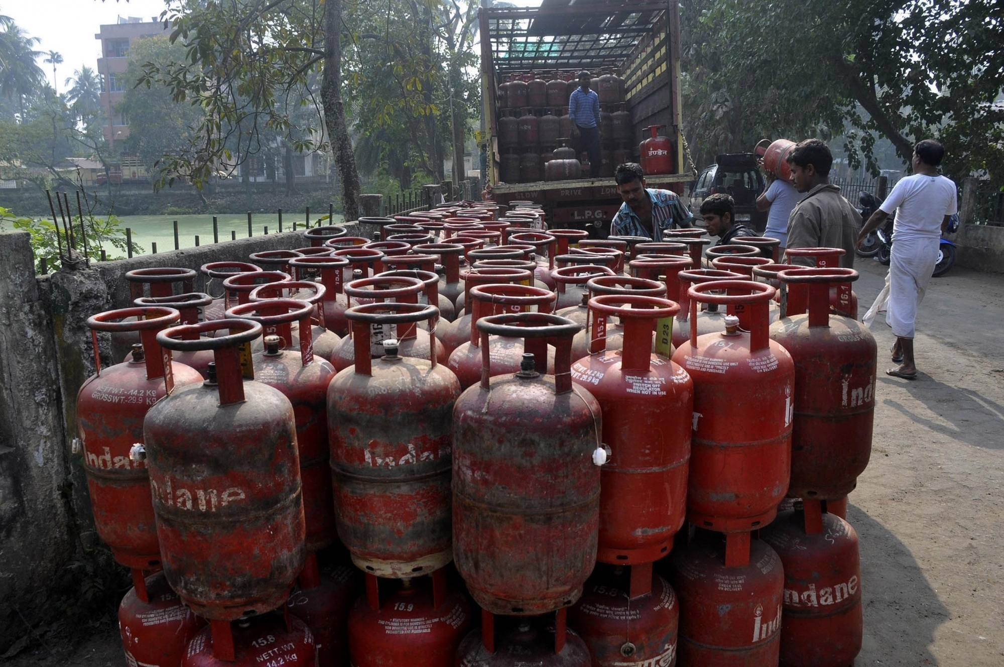 LPG cooking gas, Gas cylinder, LPG cylinder, Cooking gas cylinder, Non-subsidised, New Delhi, Business news