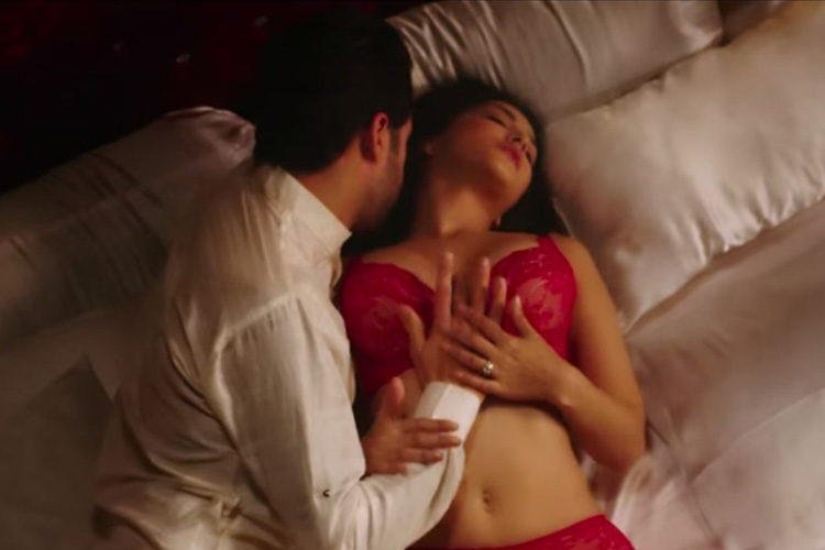 Naked Romance Sunny Leone - Sunny Leone shares key to good chemistry in relationship
