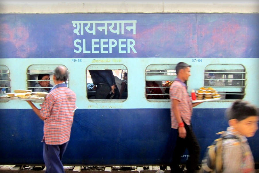 Indian Railways, IRCTC, Tea, Coffee, Trains, Prices of tea and coffee, Tea and coffee served on trains, Rajdhani, Shatabdi, Business news