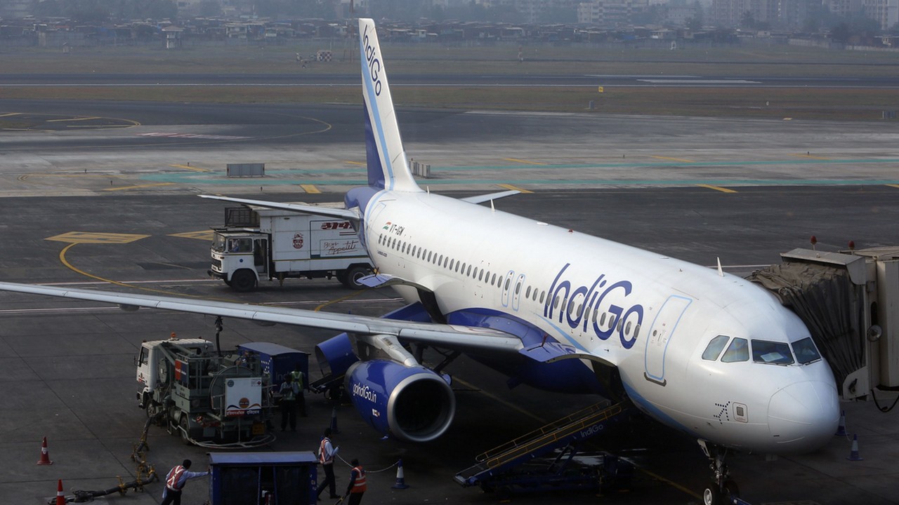 Indigo airlines, Indigo flight, Bomb threat, Lucknow, Mumbai, Delhi, Regional news