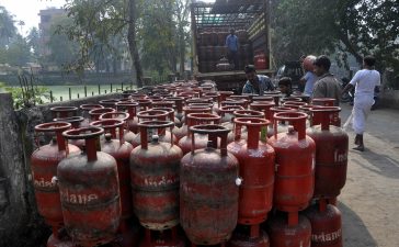 Cooking gas, Non-subsidised Cylender, Indian Oil Corp, LPG, LPG cylinders, IOC, Cylinders, Cooking gas cylinders, New Year, New Year gift, Business