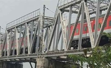 Rajdhani Express, Bhubaneswar-New Delhi Rajdhani Express, Kathjodi river, River bridge, Bhubaneswar, Odisha, Regional news
